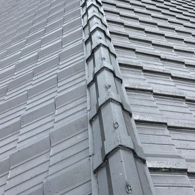 築30年昨年塗装したばかりのセメント瓦